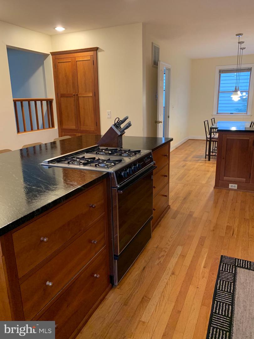 3903 8TH ST S, ARLINGTON, Virginia 22204, 4 Bedrooms Bedrooms, ,5 BathroomsBathrooms,Residential,For sale,3903 8TH ST S,VAAR2056322 MLS # VAAR2056322