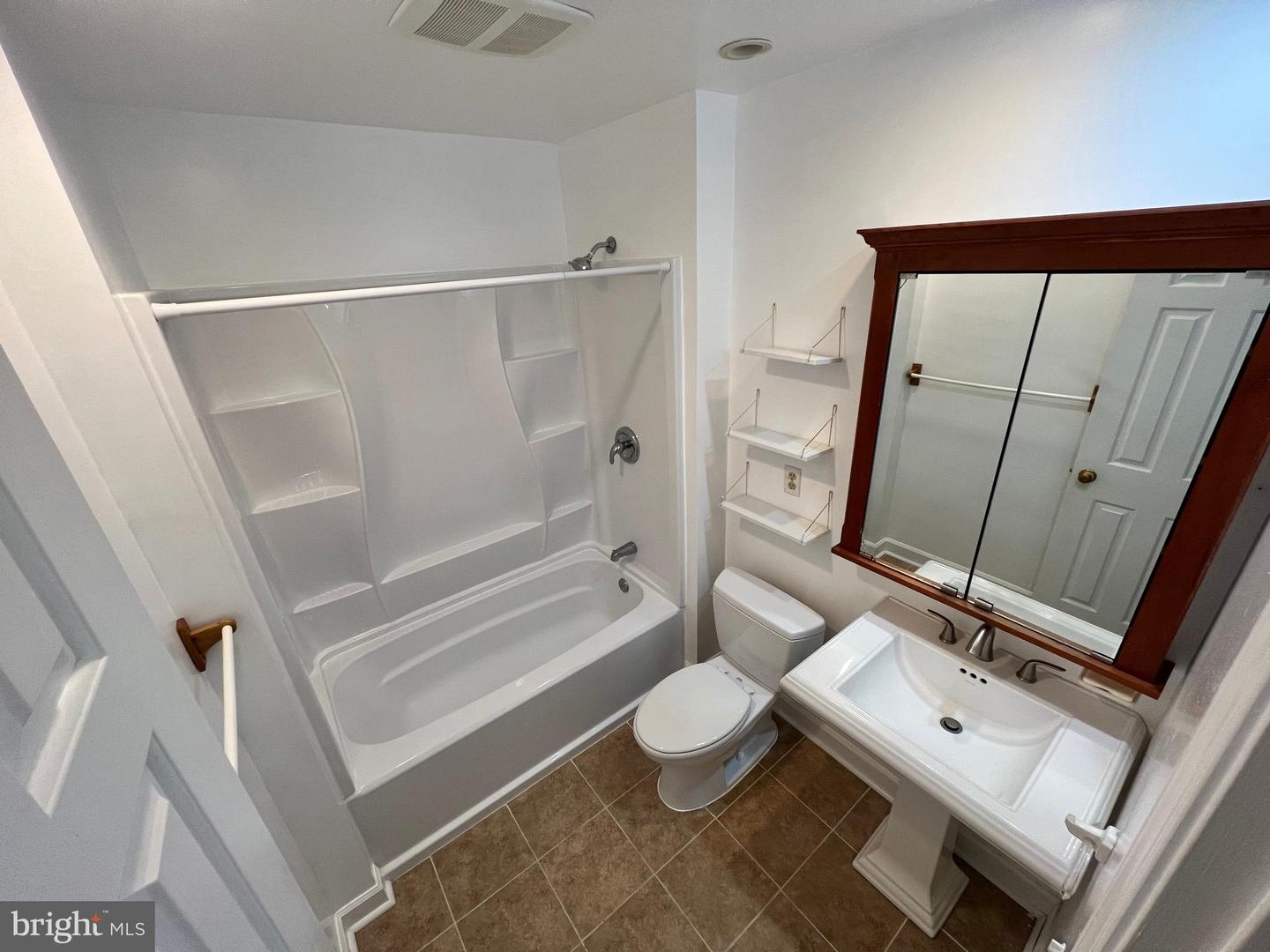 3903 8TH ST S, ARLINGTON, Virginia 22204, 4 Bedrooms Bedrooms, ,5 BathroomsBathrooms,Residential,For sale,3903 8TH ST S,VAAR2056322 MLS # VAAR2056322
