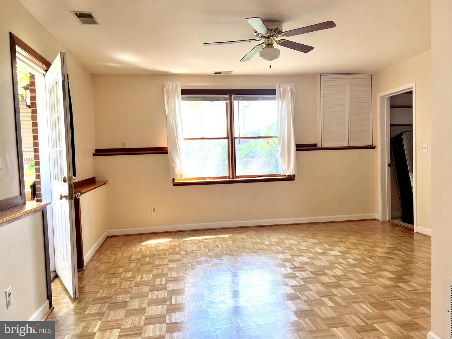 3903 8TH ST S, ARLINGTON, Virginia 22204, 4 Bedrooms Bedrooms, ,5 BathroomsBathrooms,Residential,For sale,3903 8TH ST S,VAAR2056322 MLS # VAAR2056322