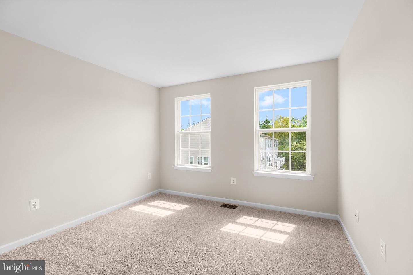 14807 MASON CREEK CIR, WOODBRIDGE, Virginia 22191, 3 Bedrooms Bedrooms, ,2 BathroomsBathrooms,Residential,For sale,14807 MASON CREEK CIR,VAPW2093204 MLS # VAPW2093204