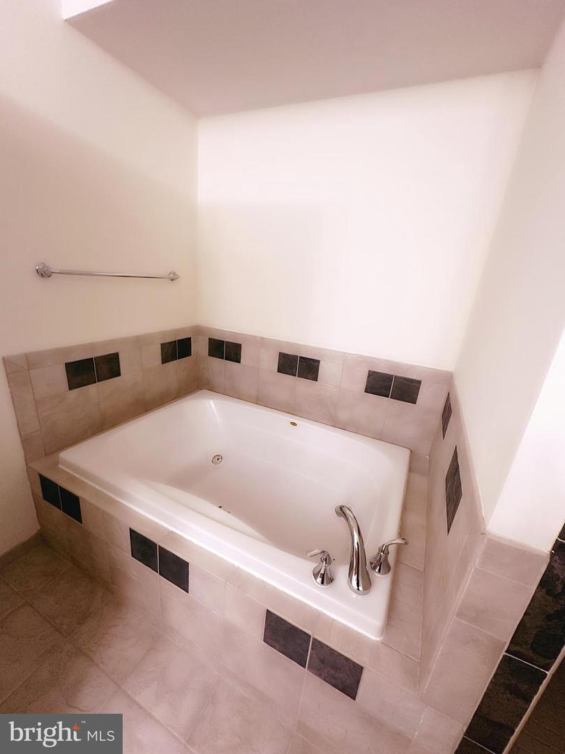 4250 GRANBY STREET #105, NORFOLK, Virginia 23504, 3 Bedrooms Bedrooms, ,2 BathroomsBathrooms,Residential,For sale,4250 GRANBY STREET #105,VANF2000072 MLS # VANF2000072