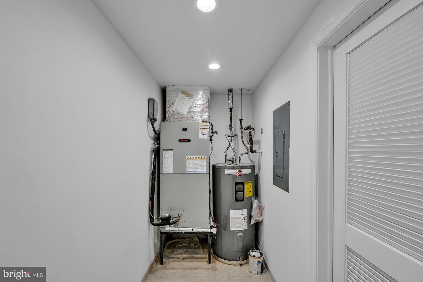 4250 GRANBY STREET #105, NORFOLK, Virginia 23504, 3 Bedrooms Bedrooms, ,2 BathroomsBathrooms,Residential,For sale,4250 GRANBY STREET #105,VANF2000072 MLS # VANF2000072