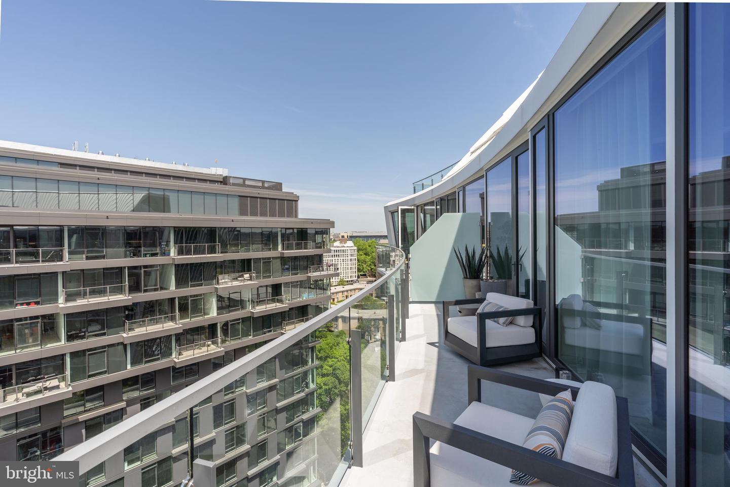 601 WHARF ST SW #PH6, WASHINGTON, District Of Columbia 20024, 2 Bedrooms Bedrooms, ,2 BathroomsBathrooms,Residential,For sale,601 WHARF ST SW #PH6,DCDC2199166 MLS # DCDC2199166