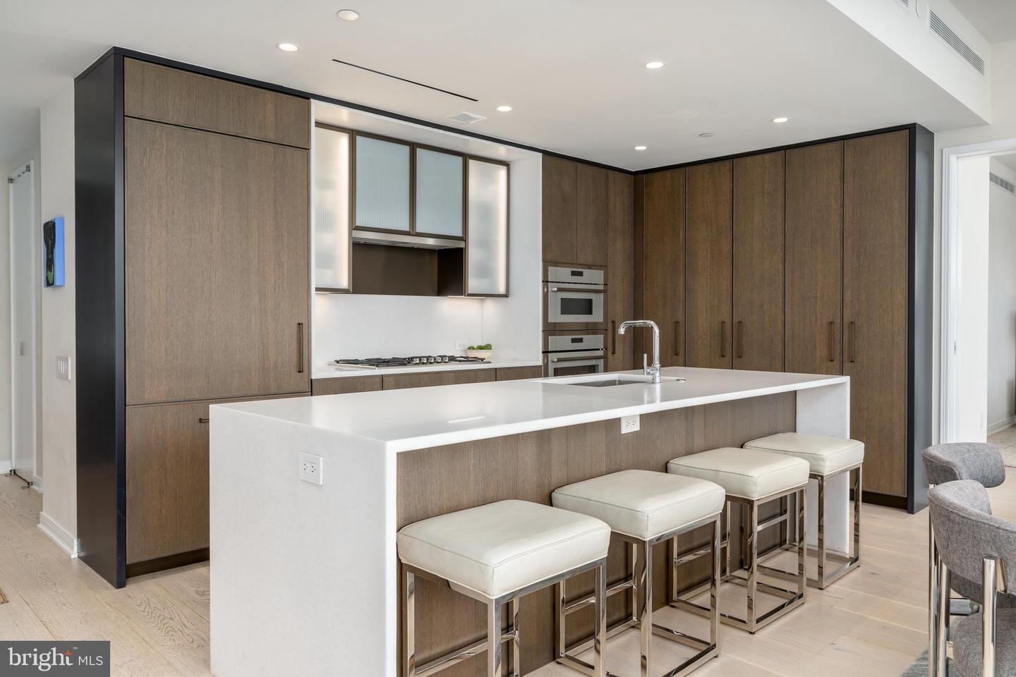 601 WHARF ST SW #PH6, WASHINGTON, District Of Columbia 20024, 2 Bedrooms Bedrooms, ,2 BathroomsBathrooms,Residential,For sale,601 WHARF ST SW #PH6,DCDC2199166 MLS # DCDC2199166