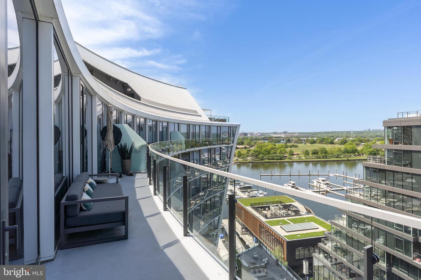 601 WHARF ST SW #PH6, WASHINGTON, District Of Columbia 20024, 2 Bedrooms Bedrooms, ,2 BathroomsBathrooms,Residential,For sale,601 WHARF ST SW #PH6,DCDC2199166 MLS # DCDC2199166