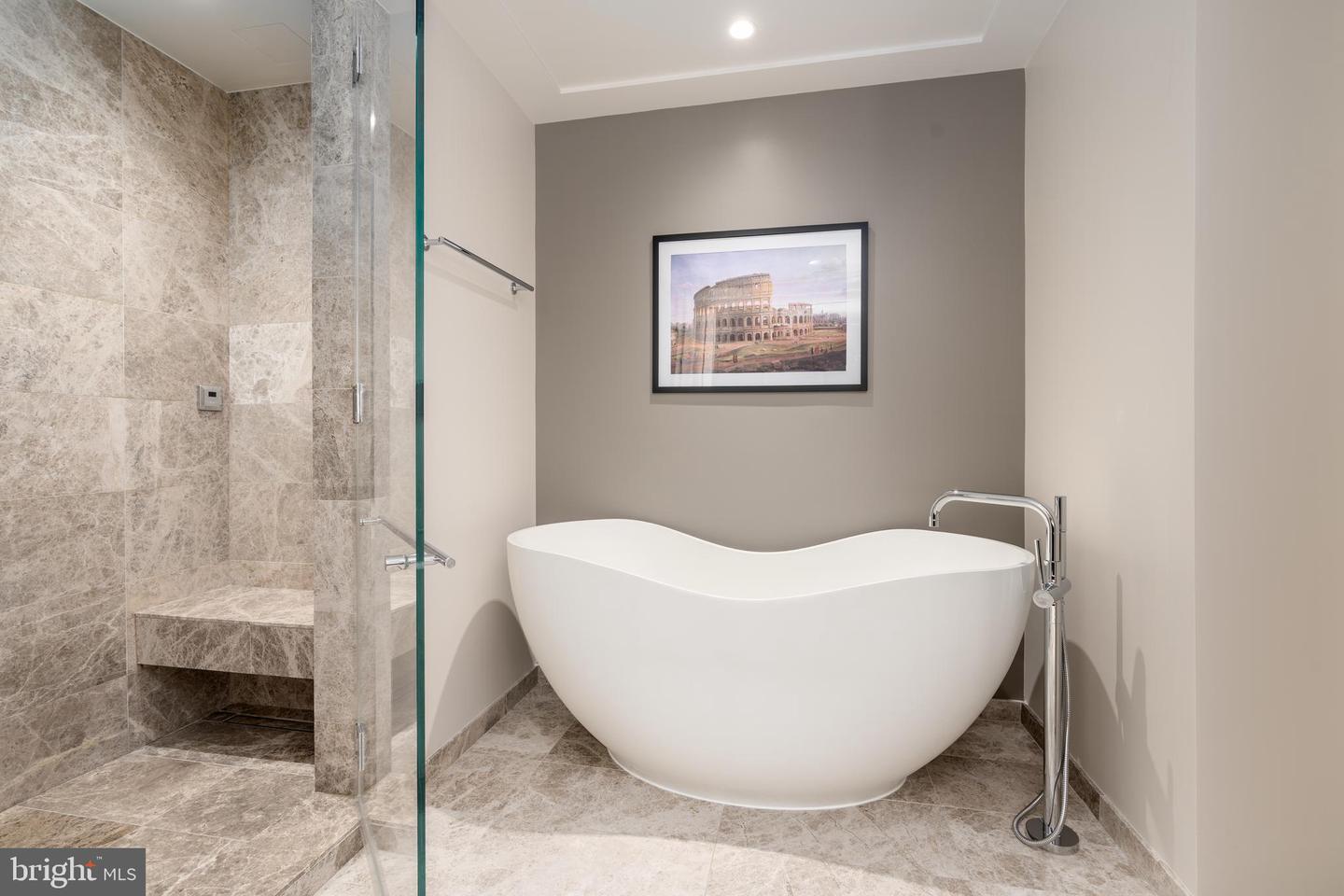 601 WHARF ST SW #PH6, WASHINGTON, District Of Columbia 20024, 2 Bedrooms Bedrooms, ,2 BathroomsBathrooms,Residential,For sale,601 WHARF ST SW #PH6,DCDC2199166 MLS # DCDC2199166