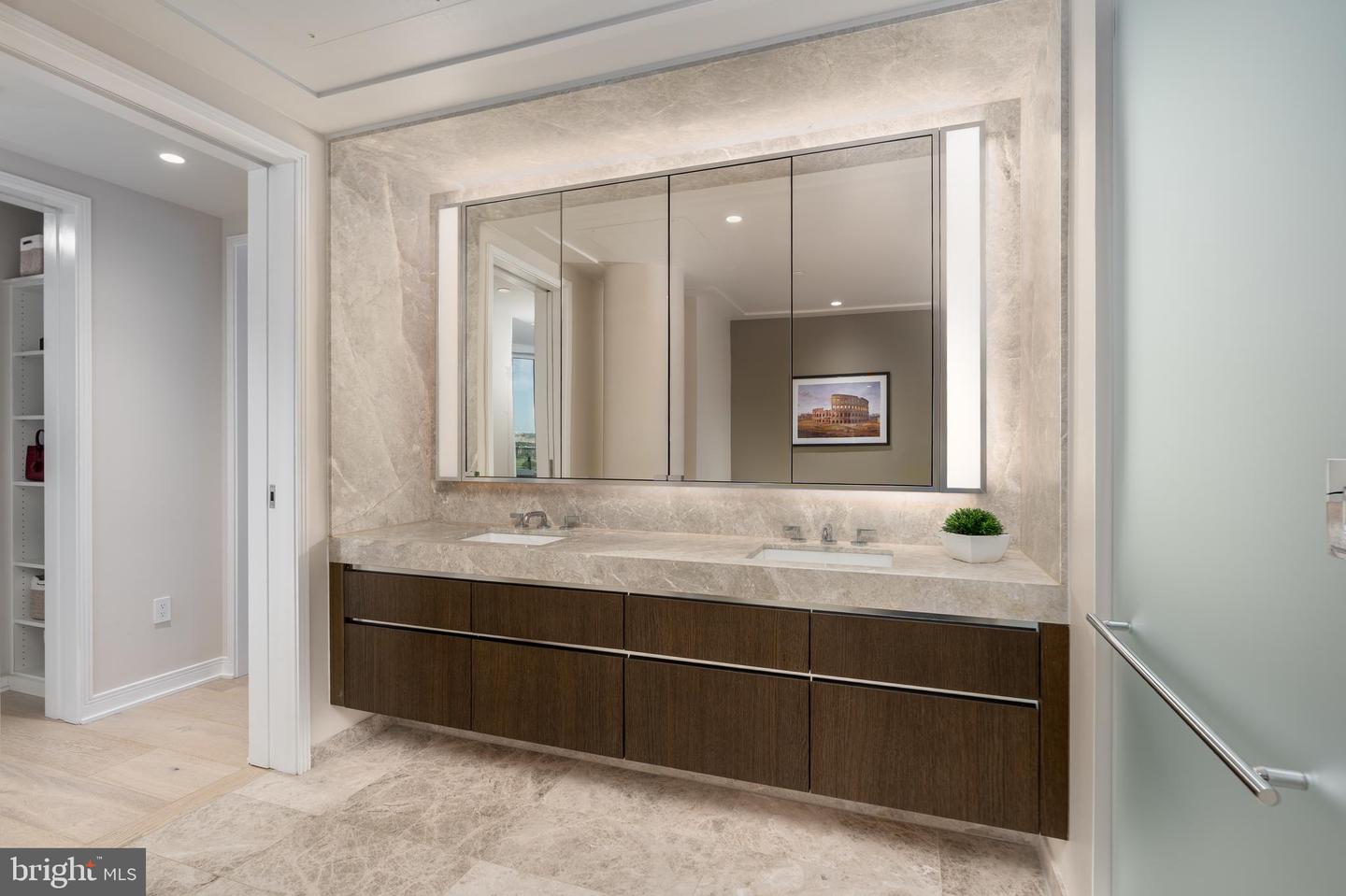 601 WHARF ST SW #PH6, WASHINGTON, District Of Columbia 20024, 2 Bedrooms Bedrooms, ,2 BathroomsBathrooms,Residential,For sale,601 WHARF ST SW #PH6,DCDC2199166 MLS # DCDC2199166