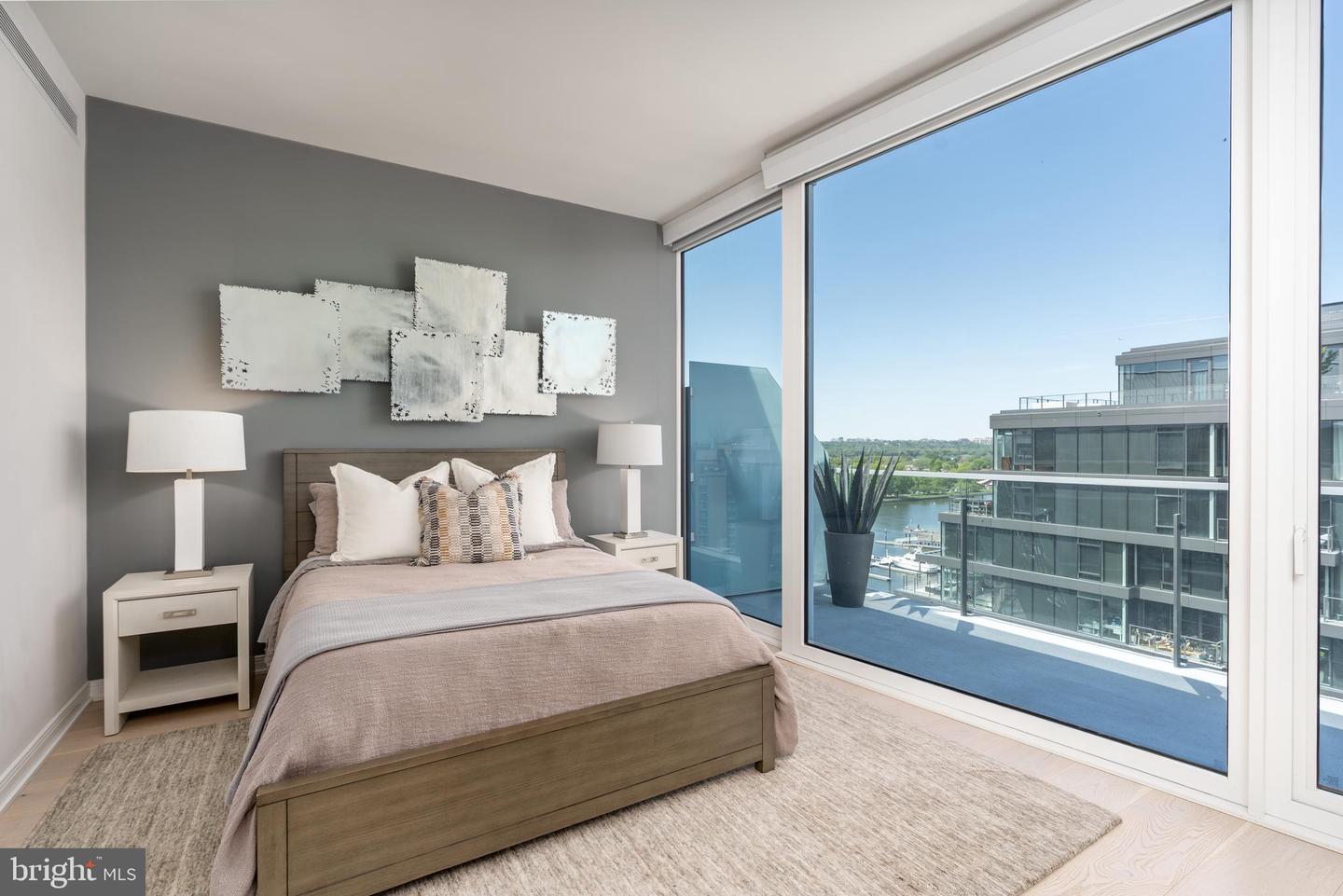 601 WHARF ST SW #PH6, WASHINGTON, District Of Columbia 20024, 2 Bedrooms Bedrooms, ,2 BathroomsBathrooms,Residential,For sale,601 WHARF ST SW #PH6,DCDC2199166 MLS # DCDC2199166