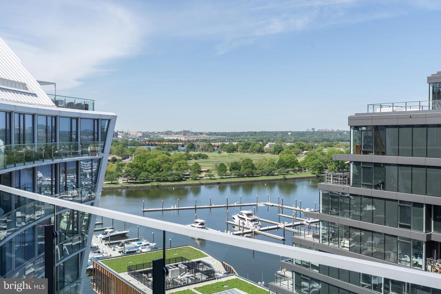 601 WHARF ST SW #PH6, WASHINGTON, District Of Columbia 20024, 2 Bedrooms Bedrooms, ,2 BathroomsBathrooms,Residential,For sale,601 WHARF ST SW #PH6,DCDC2199166 MLS # DCDC2199166