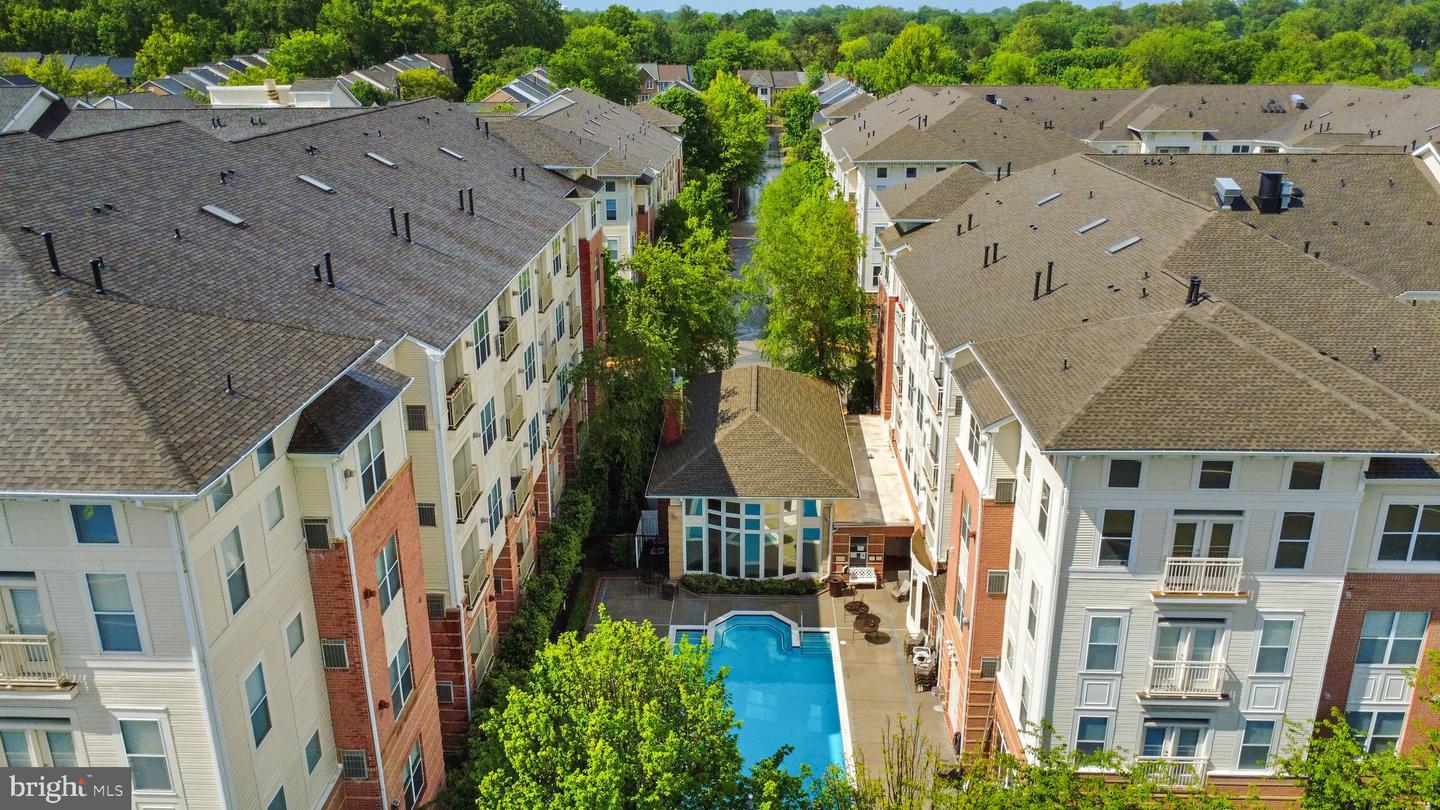 9480 VIRGINIA CENTER BLVD #239, VIENNA, Virginia 22181, 2 Bedrooms Bedrooms, 6 Rooms Rooms,2 BathroomsBathrooms,Residential,For sale,9480 VIRGINIA CENTER BLVD #239,VAFX2239614 MLS # VAFX2239614