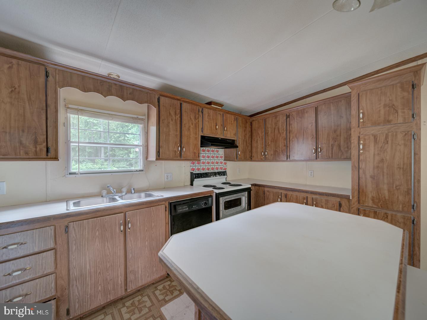 5413 HAMS FORD RD, WOODFORD, Virginia 22580, 3 Bedrooms Bedrooms, ,2 BathroomsBathrooms,Residential,For sale,5413 HAMS FORD RD,VASP2033018 MLS # VASP2033018