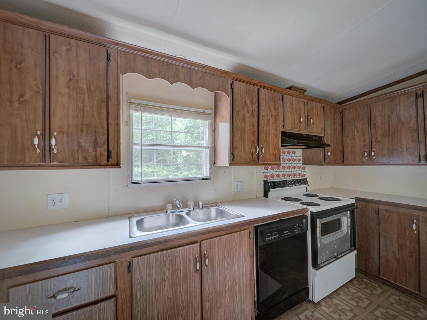 5413 HAMS FORD RD, WOODFORD, Virginia 22580, 3 Bedrooms Bedrooms, ,2 BathroomsBathrooms,Residential,For sale,5413 HAMS FORD RD,VASP2033018 MLS # VASP2033018