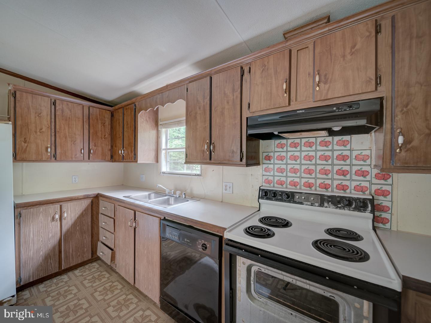 5413 HAMS FORD RD, WOODFORD, Virginia 22580, 3 Bedrooms Bedrooms, ,2 BathroomsBathrooms,Residential,For sale,5413 HAMS FORD RD,VASP2033018 MLS # VASP2033018