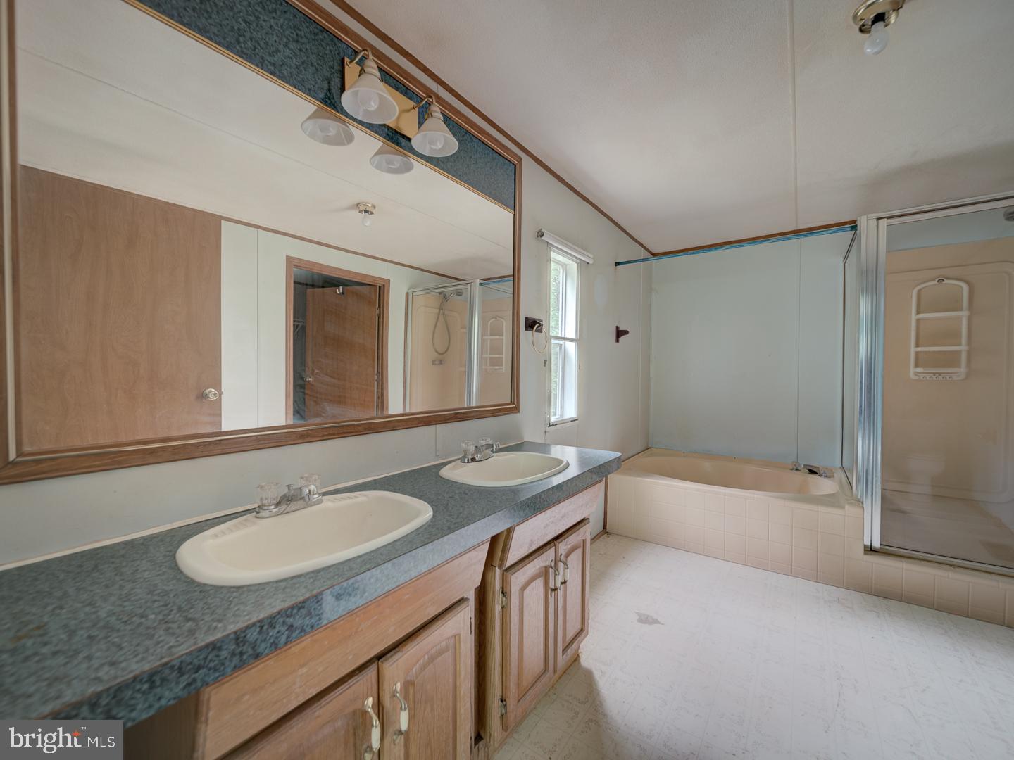 5413 HAMS FORD RD, WOODFORD, Virginia 22580, 3 Bedrooms Bedrooms, ,2 BathroomsBathrooms,Residential,For sale,5413 HAMS FORD RD,VASP2033018 MLS # VASP2033018