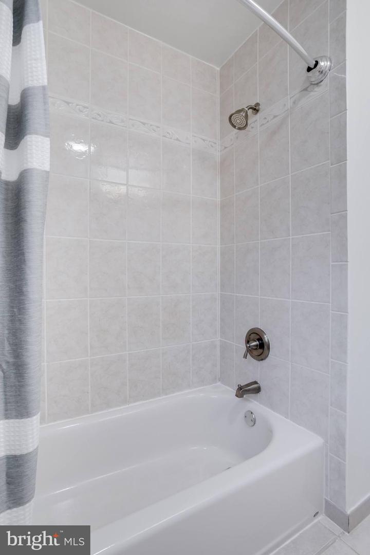 7530 ROYCE CT, ANNANDALE, Virginia 22003, 5 Bedrooms Bedrooms, ,3 BathroomsBathrooms,Residential,For sale,7530 ROYCE CT,VAFX2240308 MLS # VAFX2240308