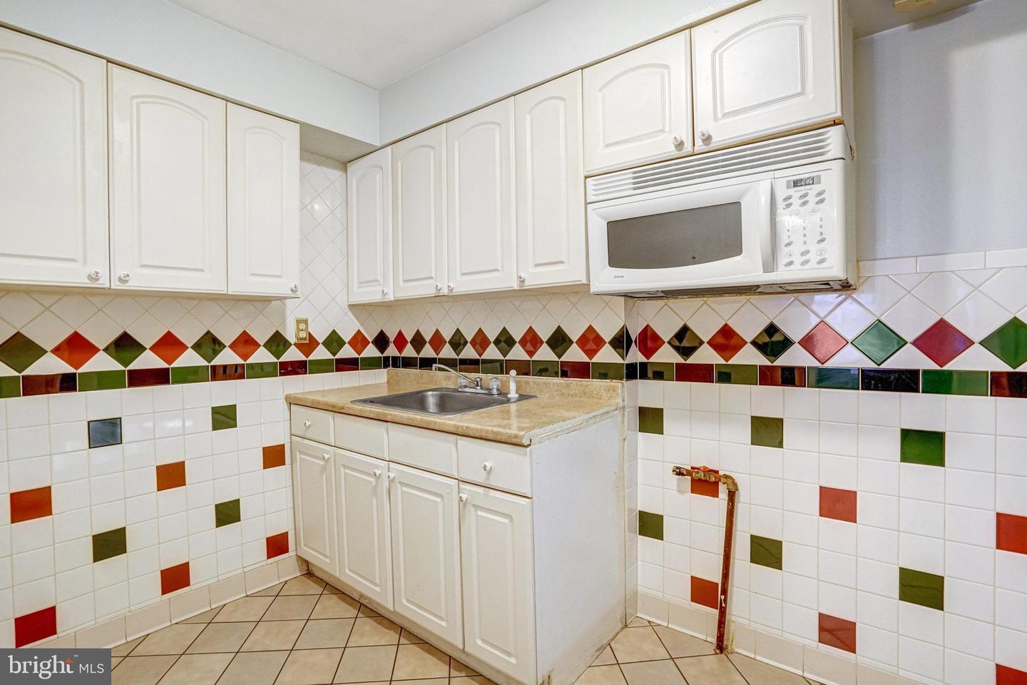102 S GLEBE RD S, ARLINGTON, Virginia 22204, 5 Bedrooms Bedrooms, ,2 BathroomsBathrooms,Residential,For sale,102 S GLEBE RD S,VAAR2057376 MLS # VAAR2057376