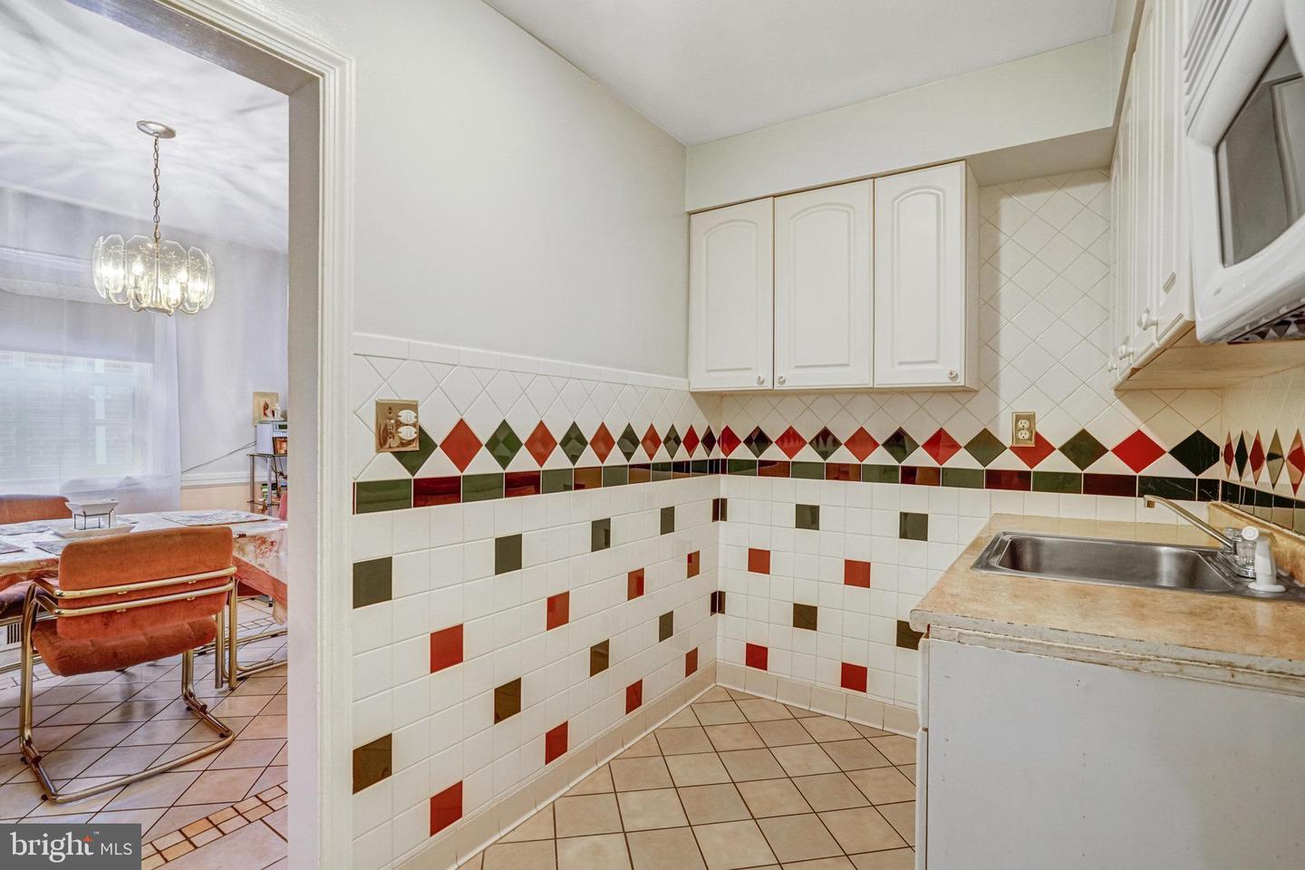 102 S GLEBE RD S, ARLINGTON, Virginia 22204, 5 Bedrooms Bedrooms, ,2 BathroomsBathrooms,Residential,For sale,102 S GLEBE RD S,VAAR2057376 MLS # VAAR2057376