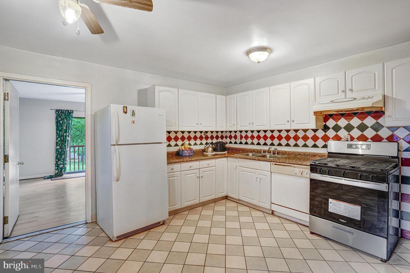 102 S GLEBE RD S, ARLINGTON, Virginia 22204, 5 Bedrooms Bedrooms, ,2 BathroomsBathrooms,Residential,For sale,102 S GLEBE RD S,VAAR2057376 MLS # VAAR2057376