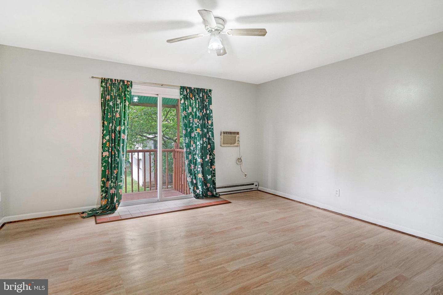 102 S GLEBE RD S, ARLINGTON, Virginia 22204, 5 Bedrooms Bedrooms, ,2 BathroomsBathrooms,Residential,For sale,102 S GLEBE RD S,VAAR2057376 MLS # VAAR2057376