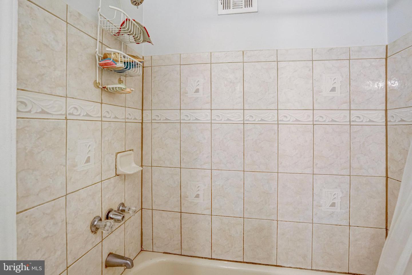102 S GLEBE RD S, ARLINGTON, Virginia 22204, 5 Bedrooms Bedrooms, ,2 BathroomsBathrooms,Residential,For sale,102 S GLEBE RD S,VAAR2057376 MLS # VAAR2057376