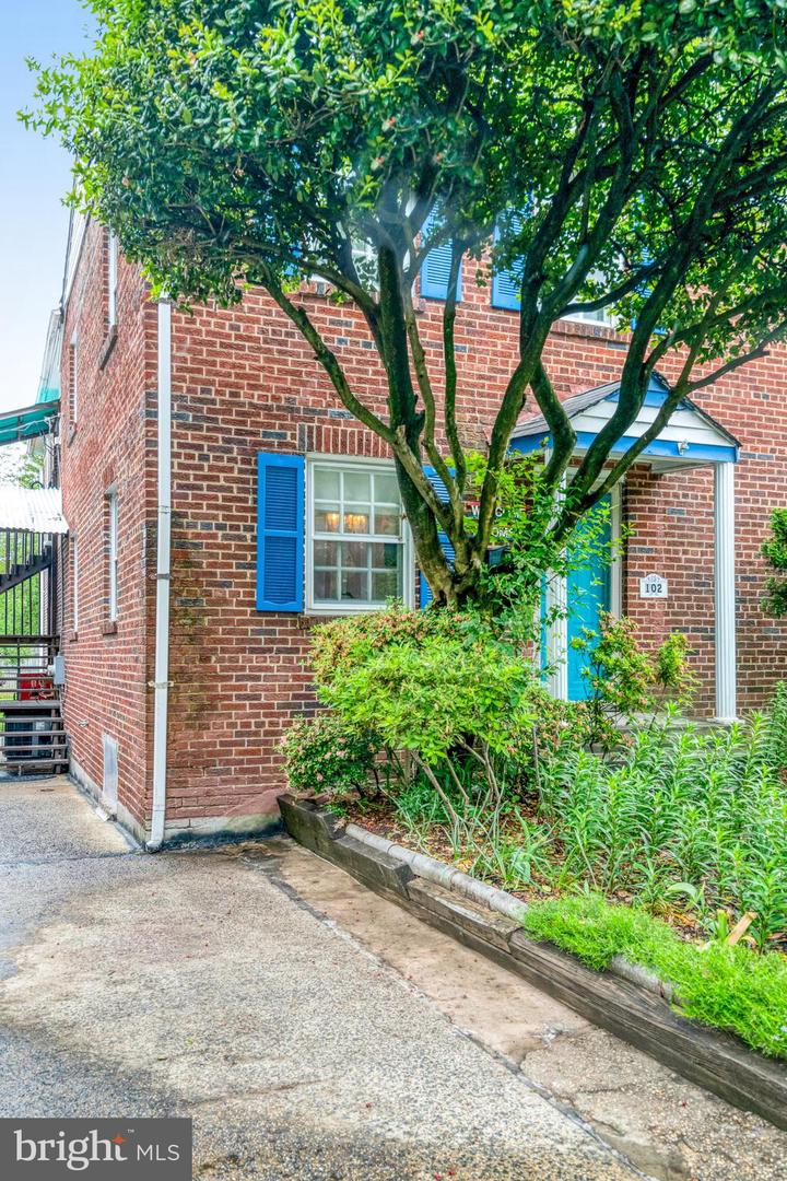 102 S GLEBE RD S, ARLINGTON, Virginia 22204, 5 Bedrooms Bedrooms, ,2 BathroomsBathrooms,Residential,For sale,102 S GLEBE RD S,VAAR2057376 MLS # VAAR2057376