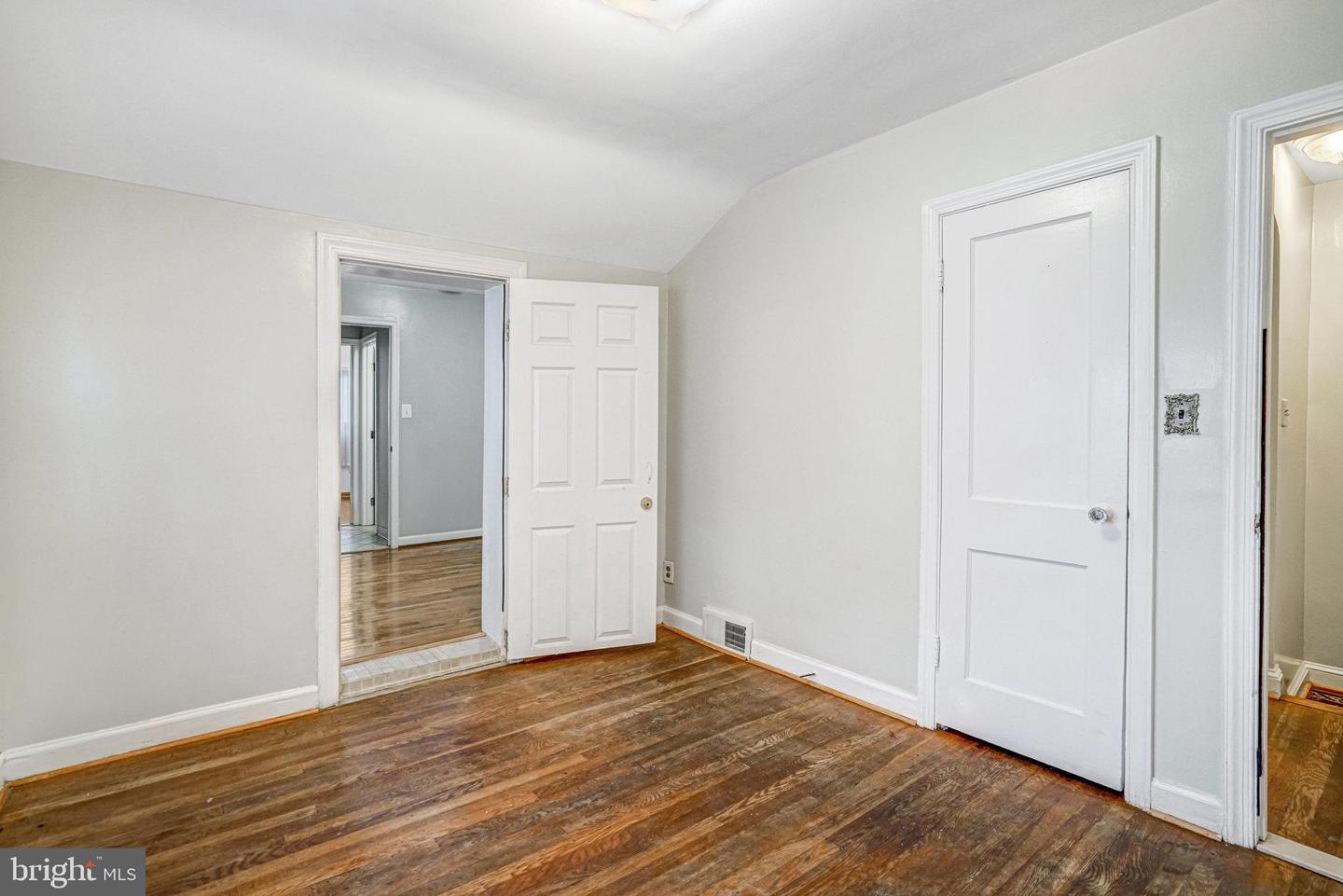 102 S GLEBE RD S, ARLINGTON, Virginia 22204, 5 Bedrooms Bedrooms, ,2 BathroomsBathrooms,Residential,For sale,102 S GLEBE RD S,VAAR2057376 MLS # VAAR2057376