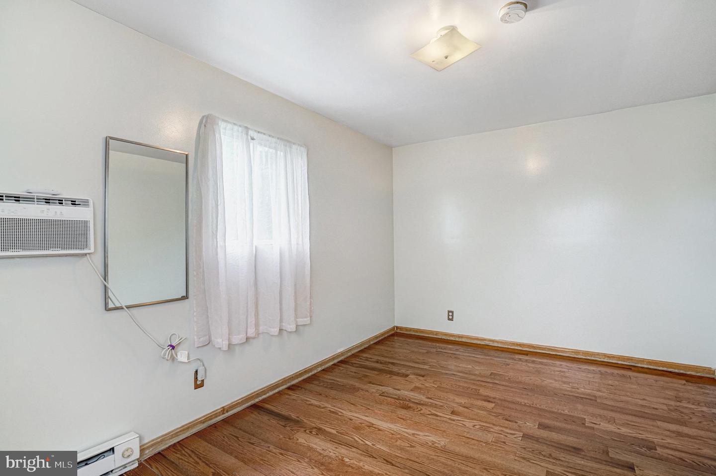 102 S GLEBE RD S, ARLINGTON, Virginia 22204, 5 Bedrooms Bedrooms, ,2 BathroomsBathrooms,Residential,For sale,102 S GLEBE RD S,VAAR2057376 MLS # VAAR2057376
