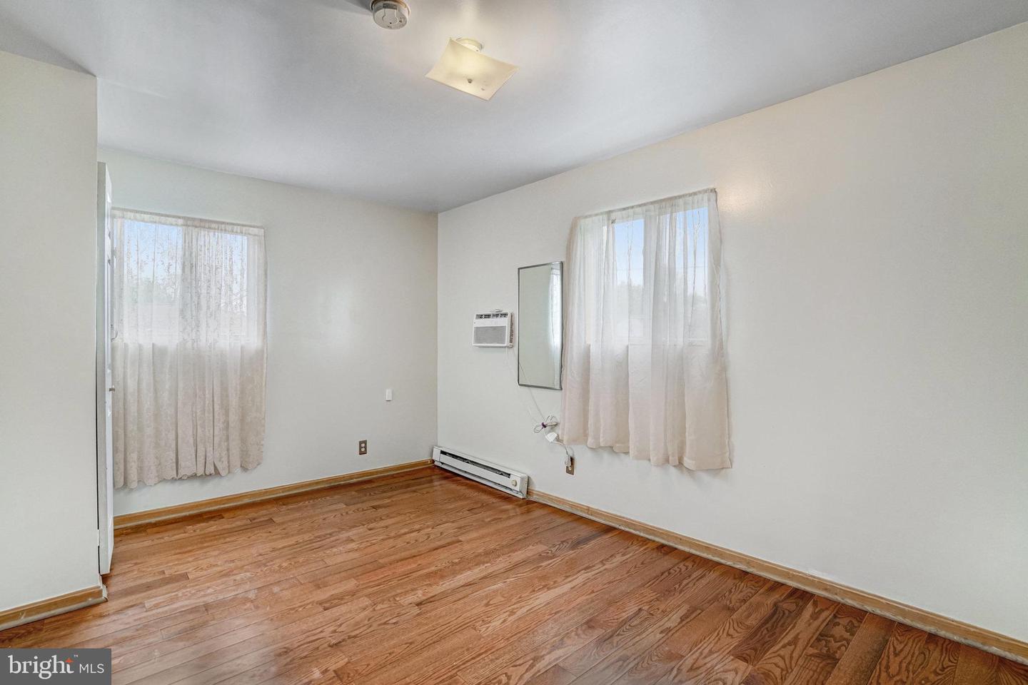 102 S GLEBE RD S, ARLINGTON, Virginia 22204, 5 Bedrooms Bedrooms, ,2 BathroomsBathrooms,Residential,For sale,102 S GLEBE RD S,VAAR2057376 MLS # VAAR2057376