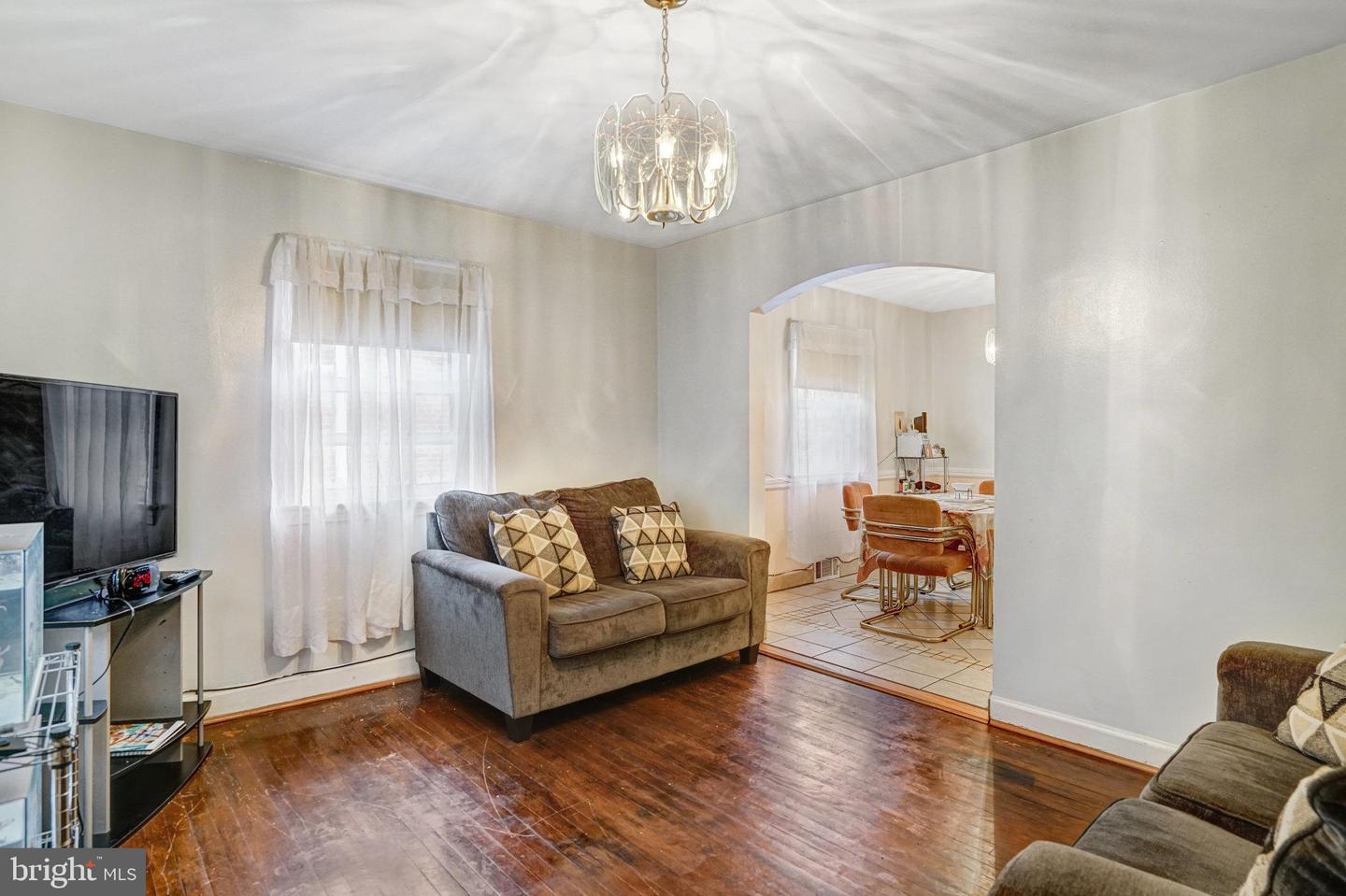 102 S GLEBE RD S, ARLINGTON, Virginia 22204, 5 Bedrooms Bedrooms, ,2 BathroomsBathrooms,Residential,For sale,102 S GLEBE RD S,VAAR2057376 MLS # VAAR2057376
