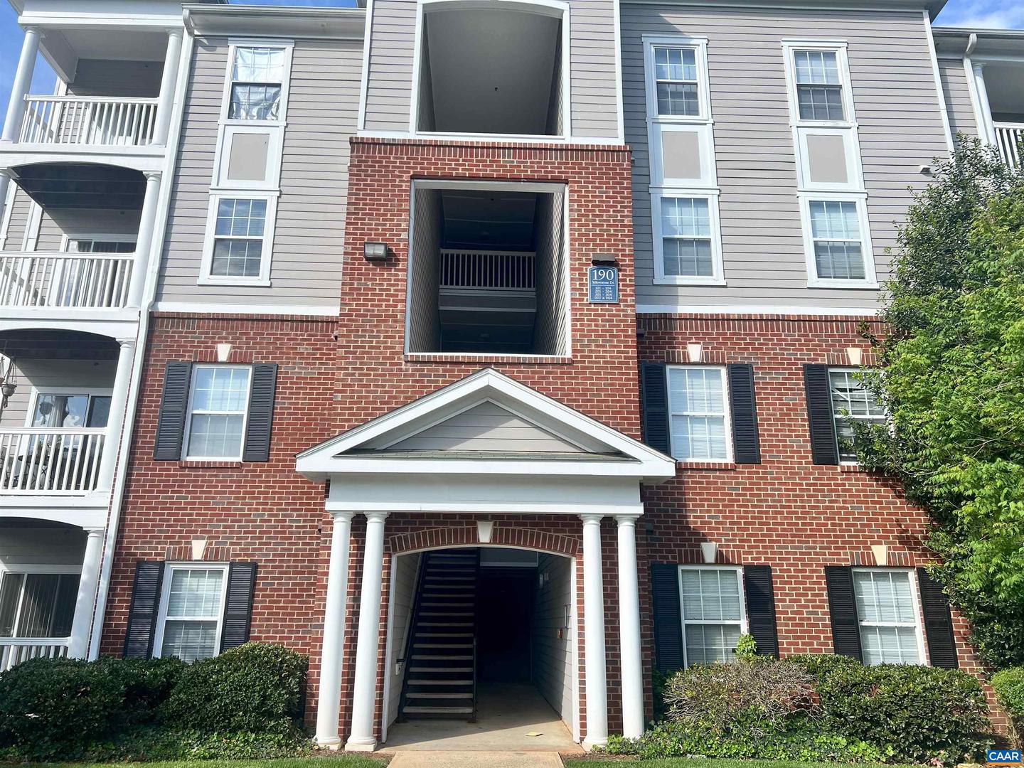190 YELLOWSTONE DR #203, CHARLOTTESVILLE, Virginia 22903, 2 Bedrooms Bedrooms, ,2 BathroomsBathrooms,Residential,For sale,190 YELLOWSTONE DR #203,664424 MLS # 664424
