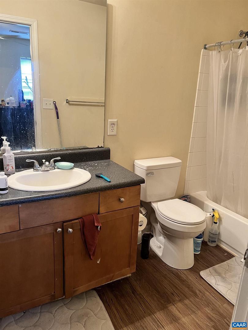 190 YELLOWSTONE DR #203, CHARLOTTESVILLE, Virginia 22903, 2 Bedrooms Bedrooms, ,2 BathroomsBathrooms,Residential,For sale,190 YELLOWSTONE DR #203,664424 MLS # 664424