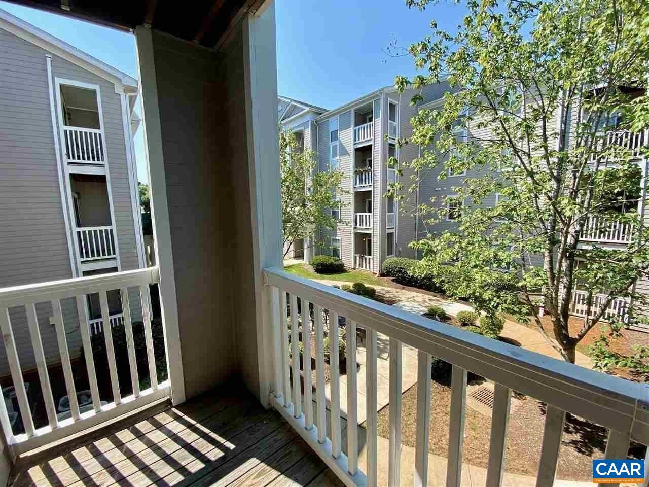 190 YELLOWSTONE DR #203, CHARLOTTESVILLE, Virginia 22903, 2 Bedrooms Bedrooms, ,2 BathroomsBathrooms,Residential,For sale,190 YELLOWSTONE DR #203,664424 MLS # 664424