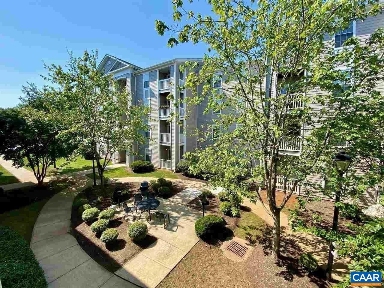 190 YELLOWSTONE DR #203, CHARLOTTESVILLE, Virginia 22903, 2 Bedrooms Bedrooms, ,2 BathroomsBathrooms,Residential,For sale,190 YELLOWSTONE DR #203,664424 MLS # 664424