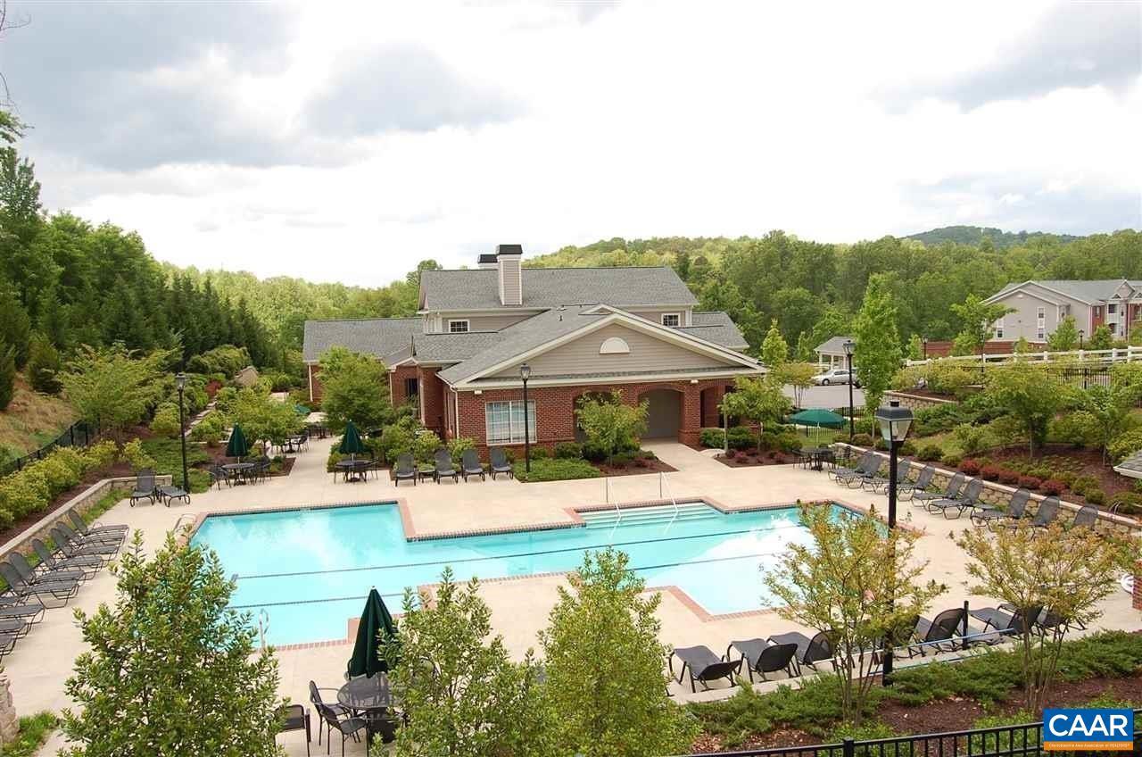 190 YELLOWSTONE DR #203, CHARLOTTESVILLE, Virginia 22903, 2 Bedrooms Bedrooms, ,2 BathroomsBathrooms,Residential,For sale,190 YELLOWSTONE DR #203,664424 MLS # 664424