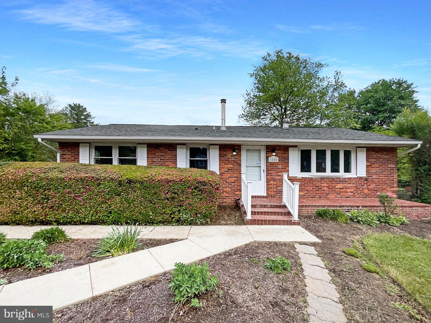 1250 STERLING RD, HERNDON, Virginia 20170, 2 Bedrooms Bedrooms, ,2 BathroomsBathrooms,Residential,For sale,1250 STERLING RD,VAFX2240412 MLS # VAFX2240412