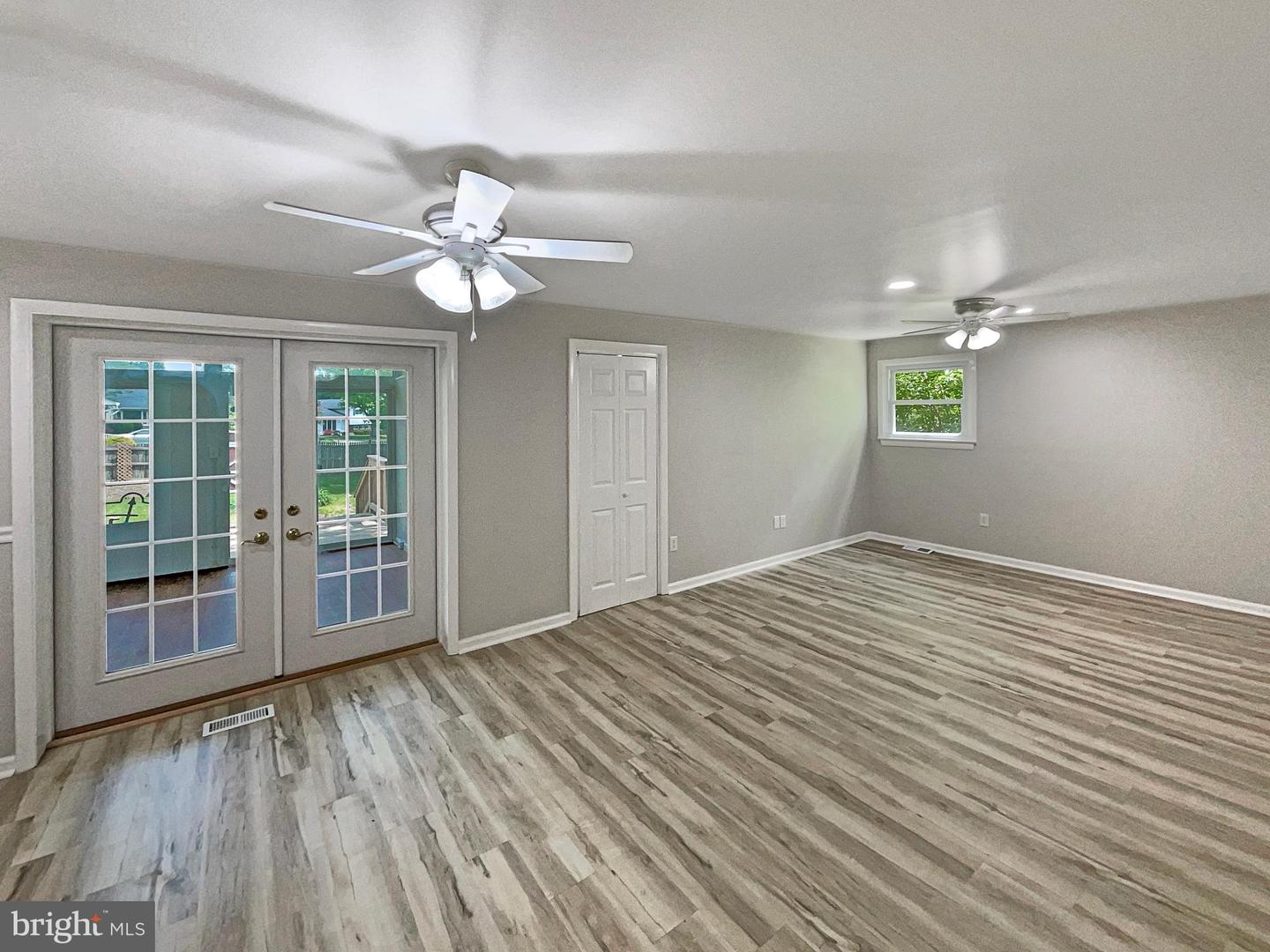1250 STERLING RD, HERNDON, Virginia 20170, 2 Bedrooms Bedrooms, ,2 BathroomsBathrooms,Residential,For sale,1250 STERLING RD,VAFX2240412 MLS # VAFX2240412