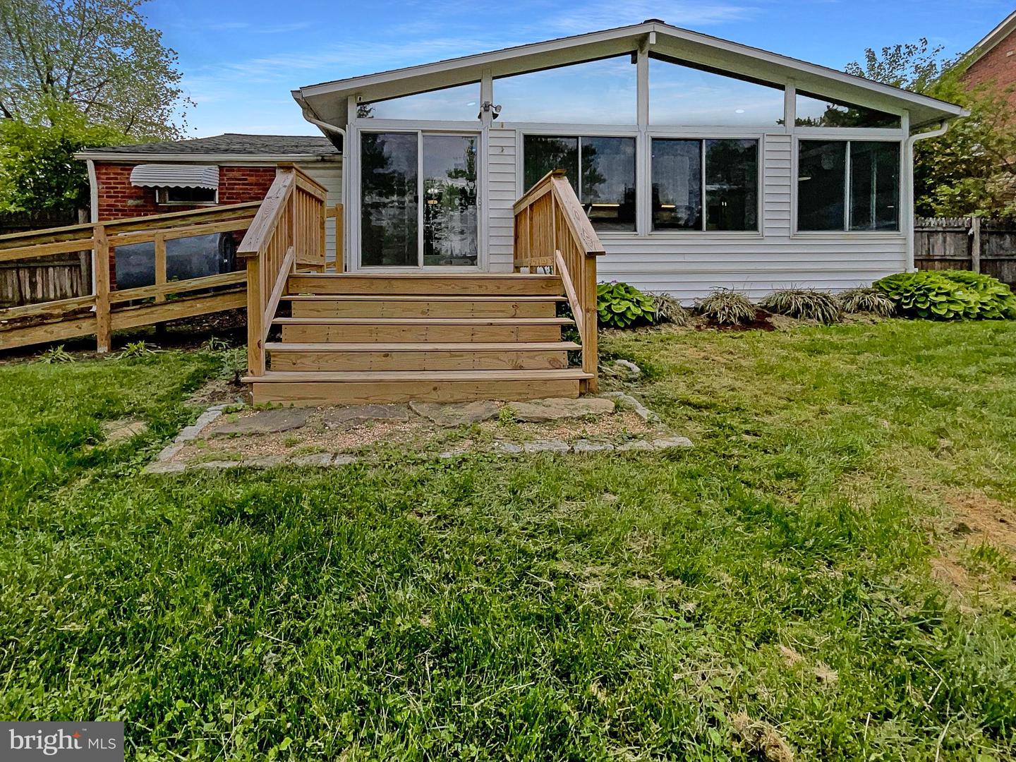 1250 STERLING RD, HERNDON, Virginia 20170, 2 Bedrooms Bedrooms, ,2 BathroomsBathrooms,Residential,For sale,1250 STERLING RD,VAFX2240412 MLS # VAFX2240412