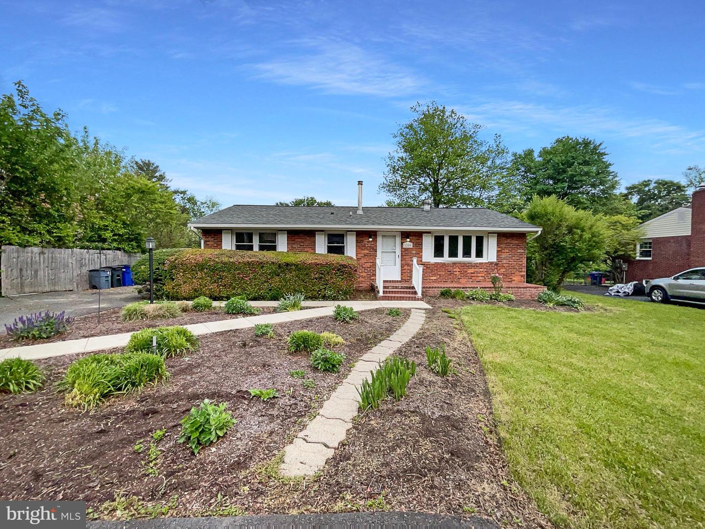 1250 STERLING RD, HERNDON, Virginia 20170, 2 Bedrooms Bedrooms, ,2 BathroomsBathrooms,Residential,For sale,1250 STERLING RD,VAFX2240412 MLS # VAFX2240412