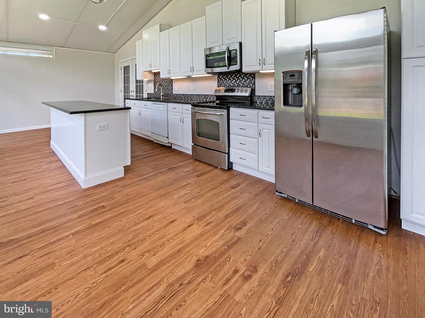 1250 STERLING RD, HERNDON, Virginia 20170, 2 Bedrooms Bedrooms, ,2 BathroomsBathrooms,Residential,For sale,1250 STERLING RD,VAFX2240412 MLS # VAFX2240412