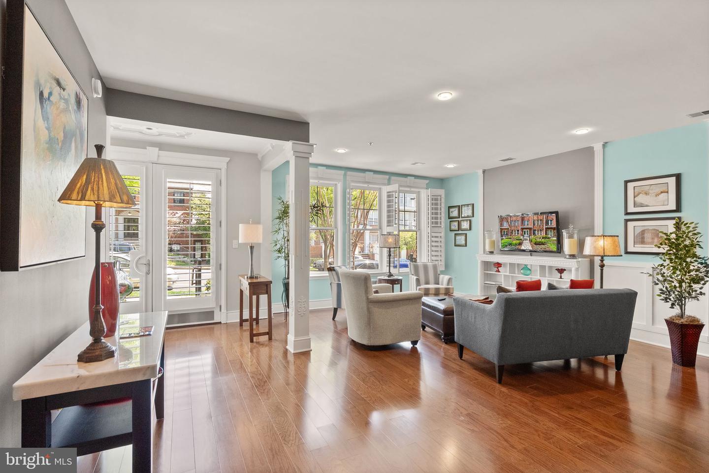 1418 N RHODES ST #B105, ARLINGTON, Virginia 22209, 2 Bedrooms Bedrooms, ,2 BathroomsBathrooms,Residential,For sale,1418 N RHODES ST #B105,VAAR2057396 MLS # VAAR2057396