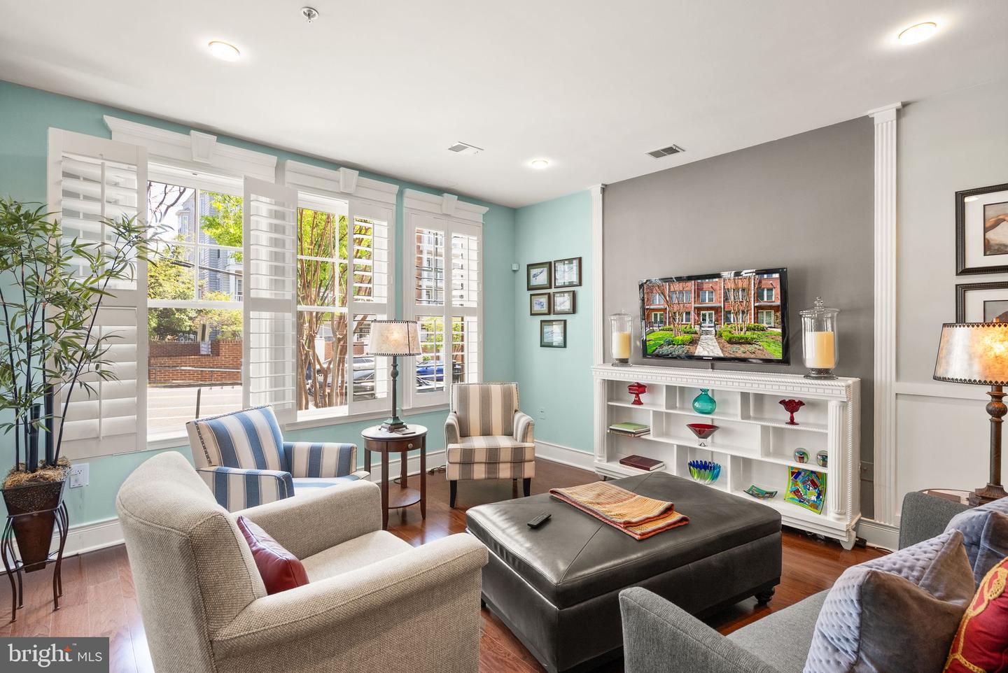 1418 N RHODES ST #B105, ARLINGTON, Virginia 22209, 2 Bedrooms Bedrooms, ,2 BathroomsBathrooms,Residential,For sale,1418 N RHODES ST #B105,VAAR2057396 MLS # VAAR2057396