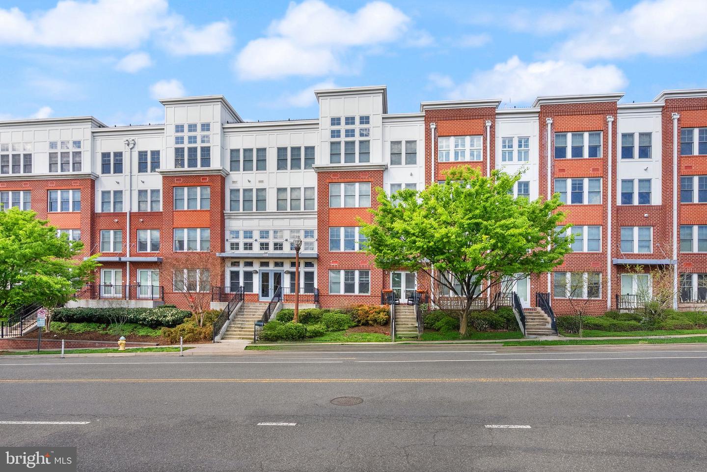 1418 N RHODES ST #B105, ARLINGTON, Virginia 22209, 2 Bedrooms Bedrooms, ,2 BathroomsBathrooms,Residential,For sale,1418 N RHODES ST #B105,VAAR2057396 MLS # VAAR2057396