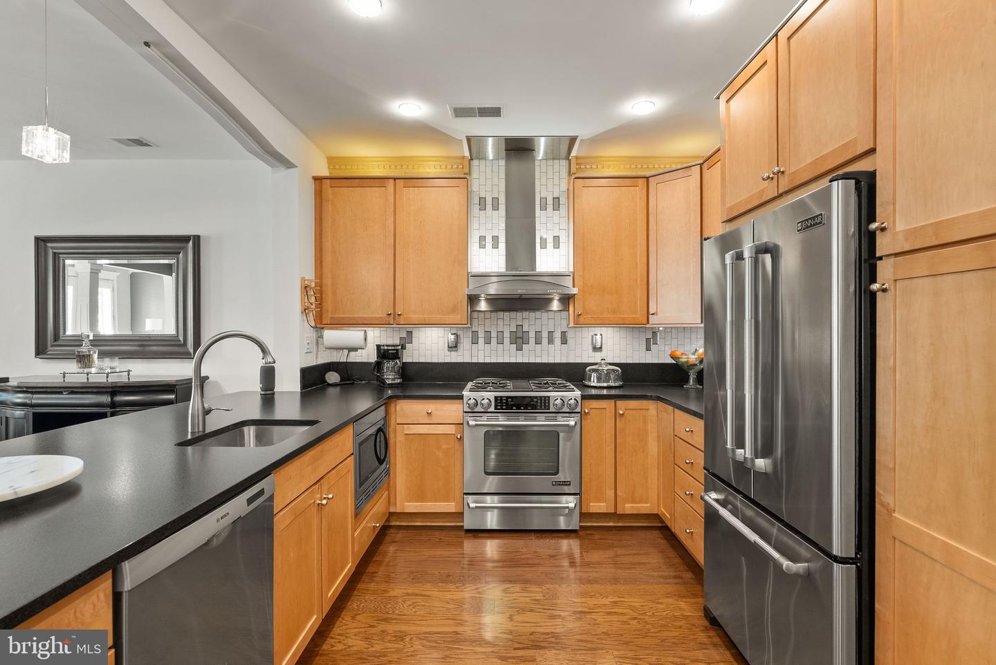 1418 N RHODES ST #B105, ARLINGTON, Virginia 22209, 2 Bedrooms Bedrooms, ,2 BathroomsBathrooms,Residential,For sale,1418 N RHODES ST #B105,VAAR2057396 MLS # VAAR2057396