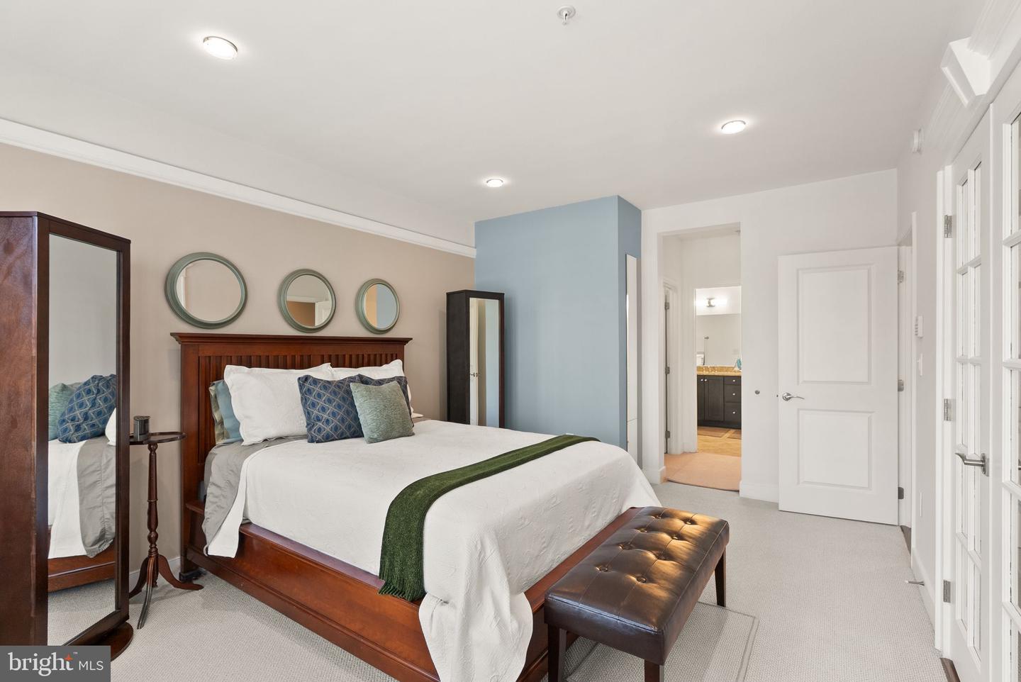 1418 N RHODES ST #B105, ARLINGTON, Virginia 22209, 2 Bedrooms Bedrooms, ,2 BathroomsBathrooms,Residential,For sale,1418 N RHODES ST #B105,VAAR2057396 MLS # VAAR2057396