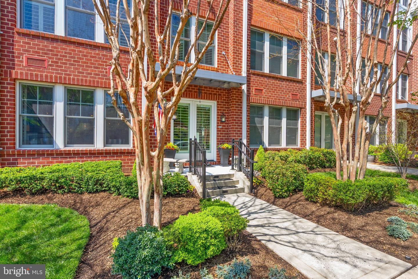 1418 N RHODES ST #B105, ARLINGTON, Virginia 22209, 2 Bedrooms Bedrooms, ,2 BathroomsBathrooms,Residential,For sale,1418 N RHODES ST #B105,VAAR2057396 MLS # VAAR2057396