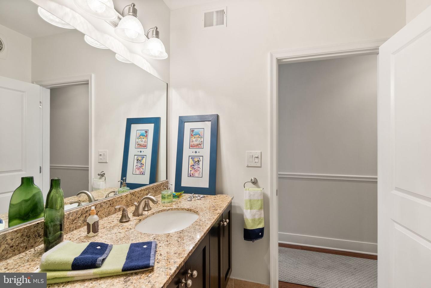 1418 N RHODES ST #B105, ARLINGTON, Virginia 22209, 2 Bedrooms Bedrooms, ,2 BathroomsBathrooms,Residential,For sale,1418 N RHODES ST #B105,VAAR2057396 MLS # VAAR2057396