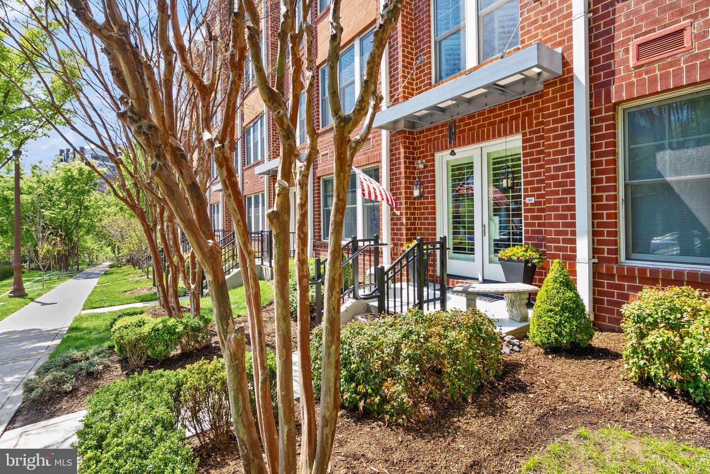 1418 N RHODES ST #B105, ARLINGTON, Virginia 22209, 2 Bedrooms Bedrooms, ,2 BathroomsBathrooms,Residential,For sale,1418 N RHODES ST #B105,VAAR2057396 MLS # VAAR2057396