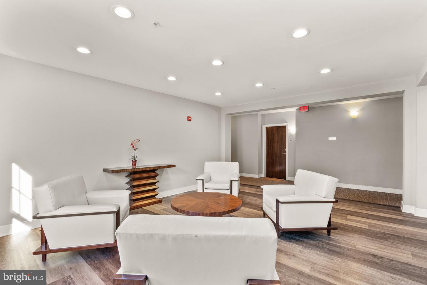1418 N RHODES ST #B105, ARLINGTON, Virginia 22209, 2 Bedrooms Bedrooms, ,2 BathroomsBathrooms,Residential,For sale,1418 N RHODES ST #B105,VAAR2057396 MLS # VAAR2057396