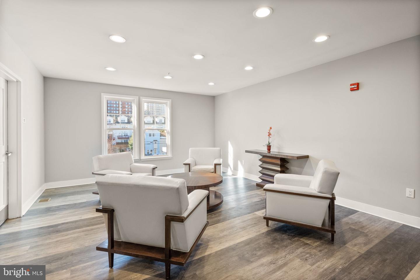 1418 N RHODES ST #B105, ARLINGTON, Virginia 22209, 2 Bedrooms Bedrooms, ,2 BathroomsBathrooms,Residential,For sale,1418 N RHODES ST #B105,VAAR2057396 MLS # VAAR2057396