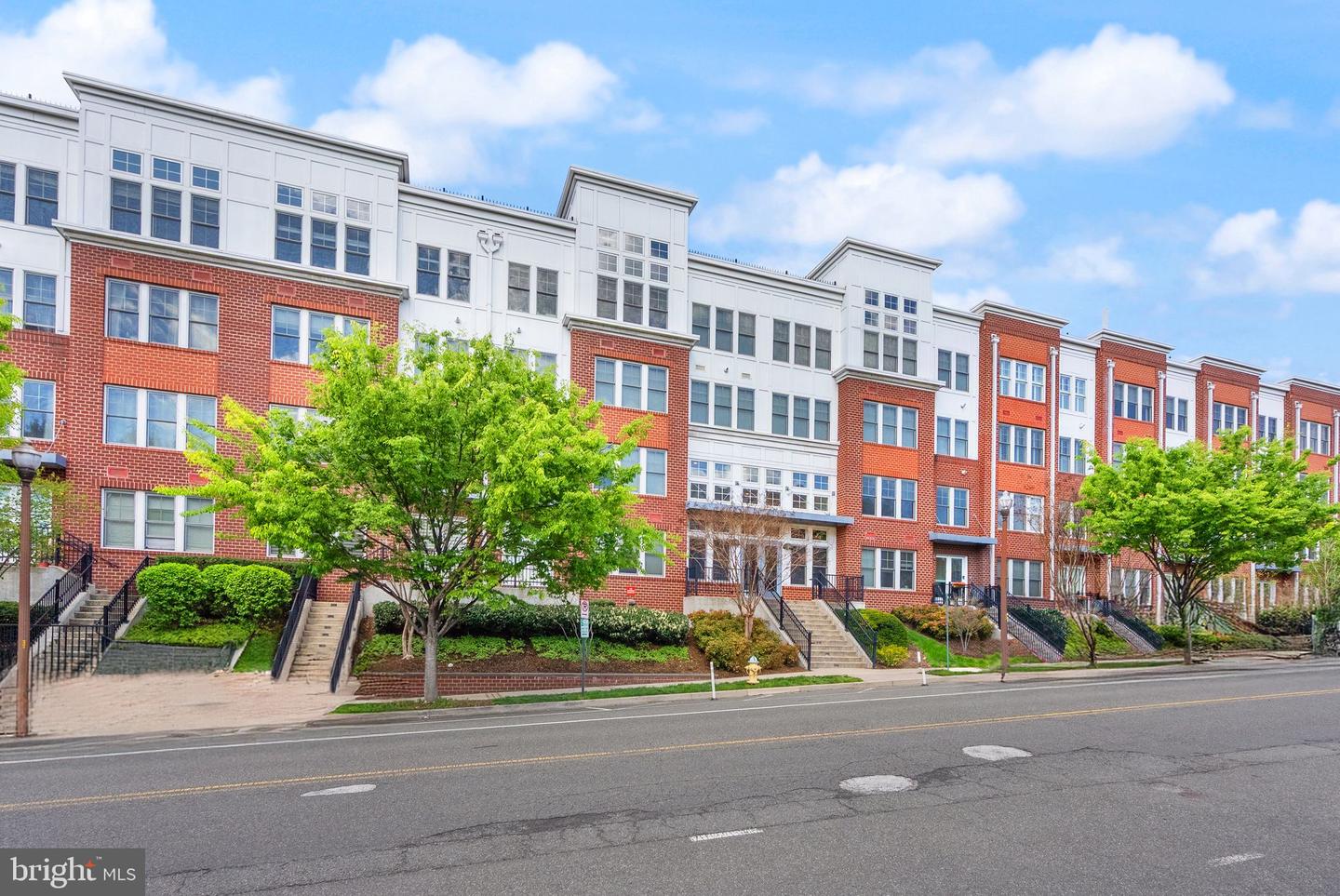 1418 N RHODES ST #B105, ARLINGTON, Virginia 22209, 2 Bedrooms Bedrooms, ,2 BathroomsBathrooms,Residential,For sale,1418 N RHODES ST #B105,VAAR2057396 MLS # VAAR2057396